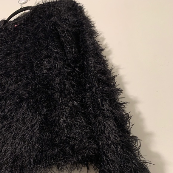 Furry / Fuzzy long sleeve knit top - Picture 4 of 9